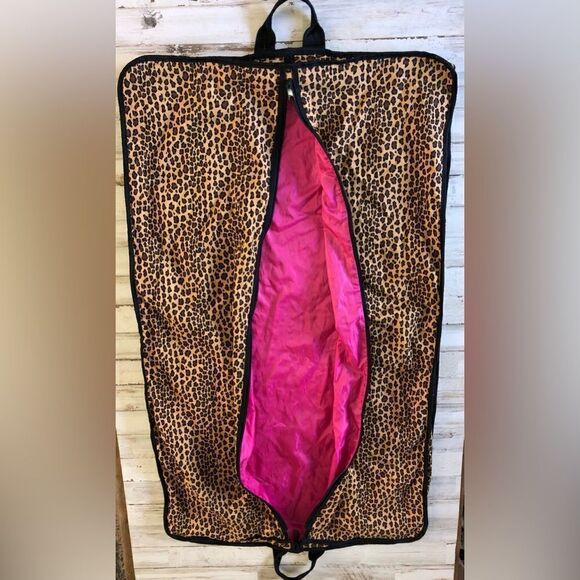 Vintage travel set Cheetah print with pink lining 
✨just no makeup bag - Picture 9 of 9